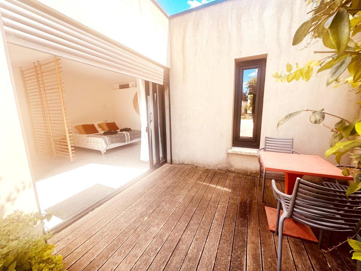 Les Madones Apartment Nimes Exterior photo