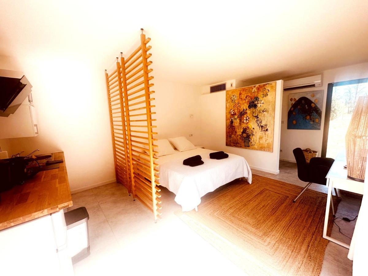 Les Madones Apartment Nimes Exterior photo